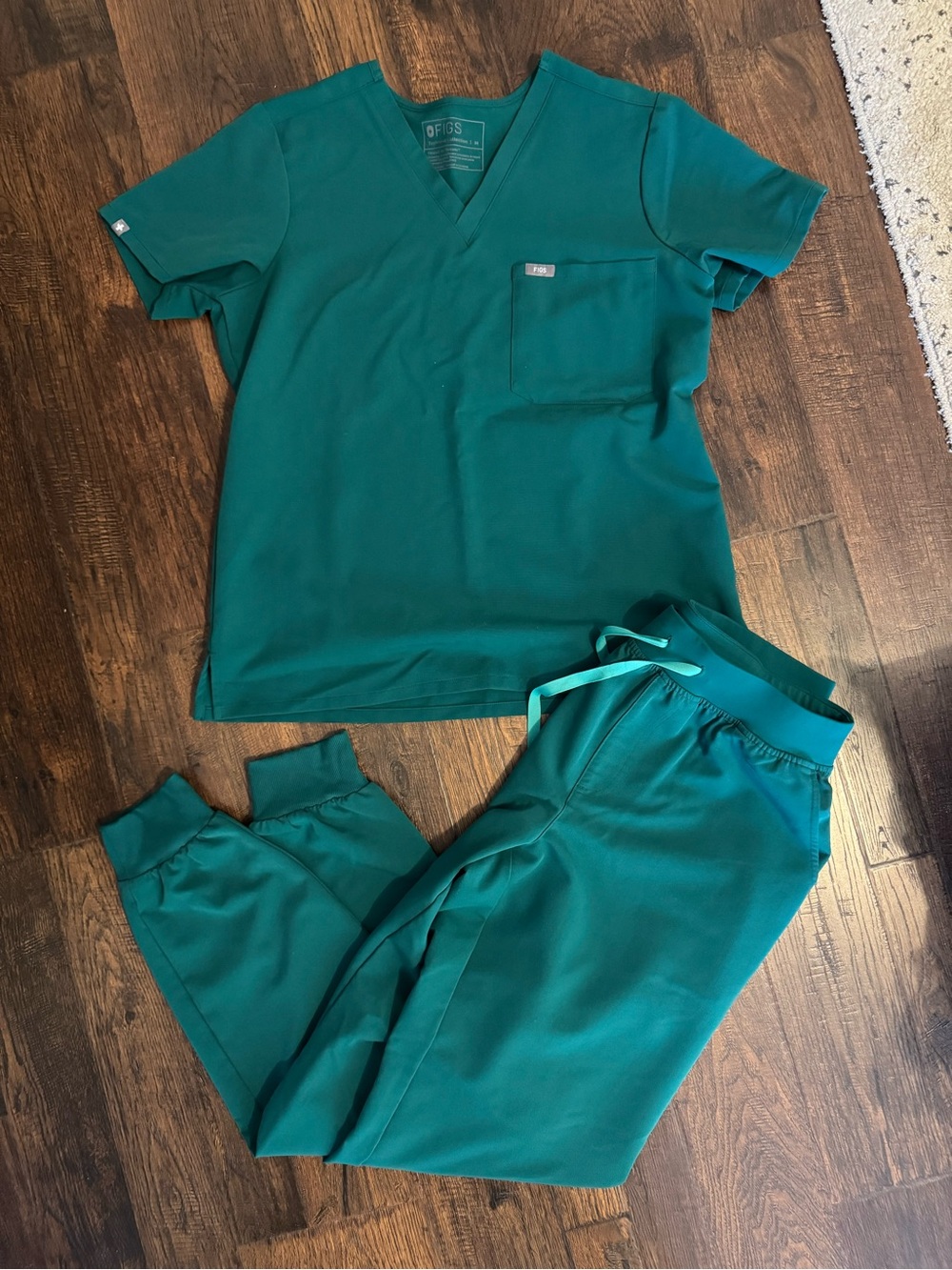Figs scrubs set women size M/LT
